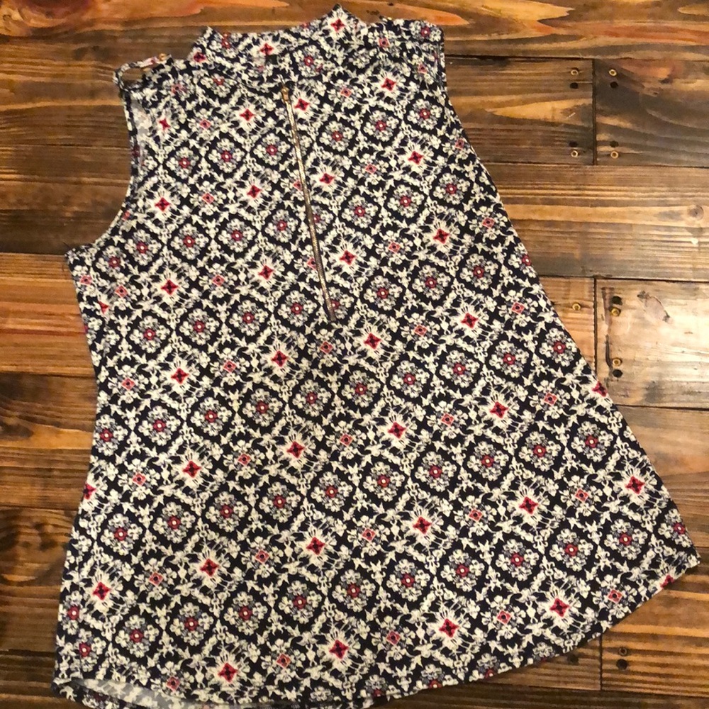 New Directions dressy sleeveless blouse